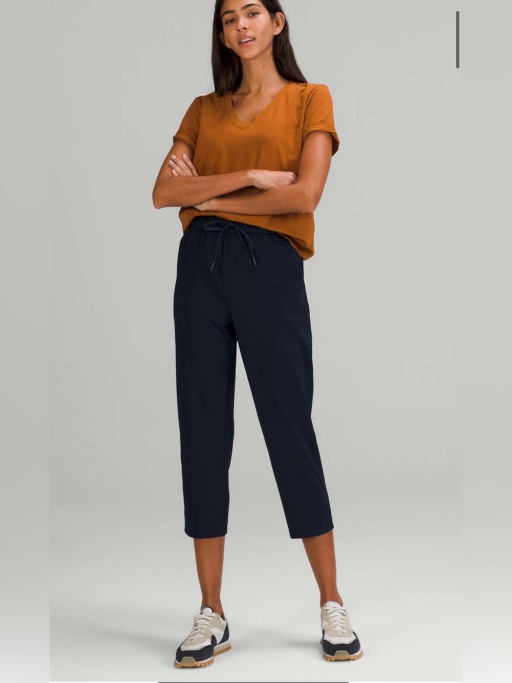 Lululemon Stretch High Rise 23” Jogger in Navy Size 4